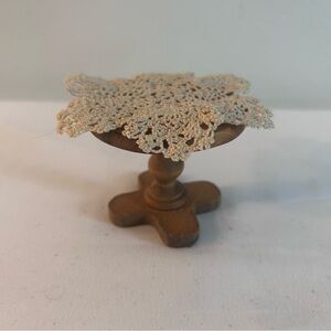 Source Unknown Brown and Cream Doll Display Set